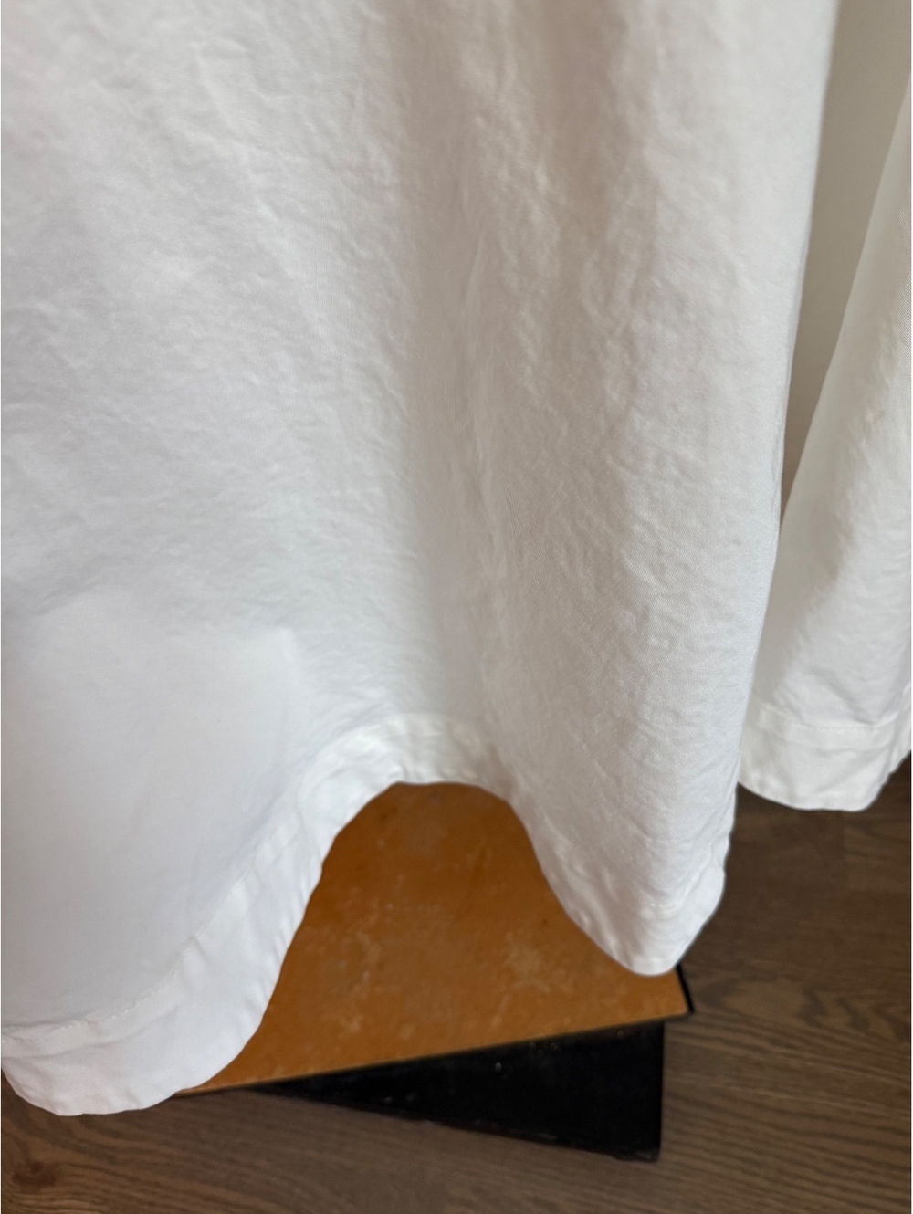 ASTR White Midi Skirt Size Small with Gold Button Detail - Picture 8 of 10
